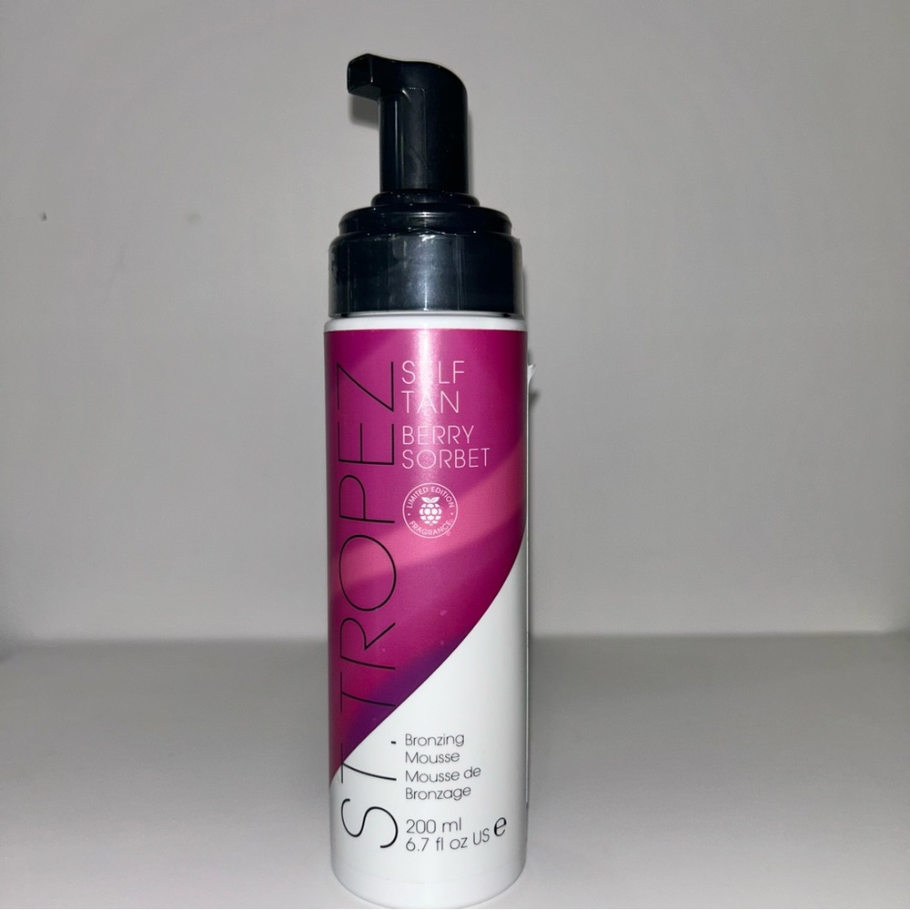 St. Tropez Berry Sorbet Self Tan Mousse - Picture 2 of 3